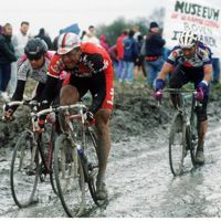 Image of cyclists on cobblestones